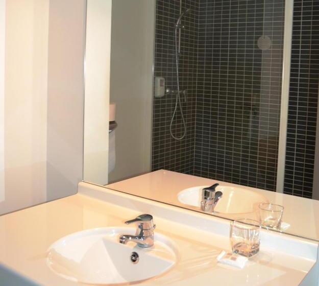 غرفة قياسية ثلاثية, Ibis Styles Morlaix