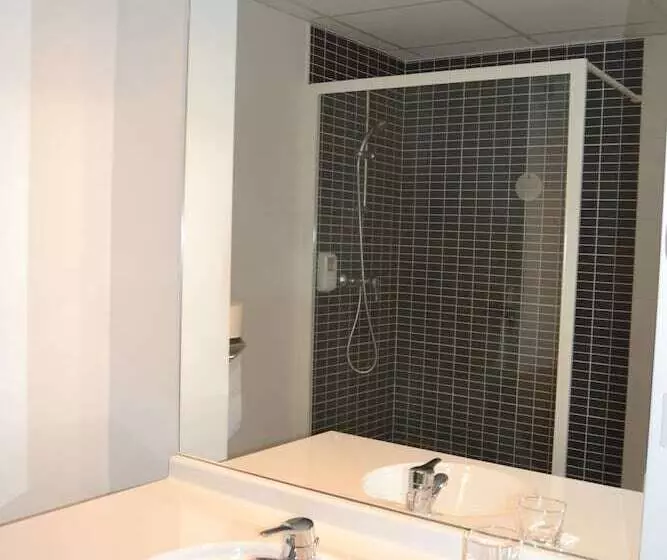 اتاق استاندارد سه نفره, Ibis Styles Morlaix