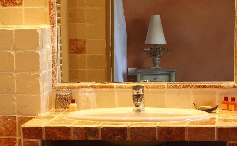 חדר סטנדרט, Hôtel Le Mas Des Grès & Restaurant Sous Les Platanes