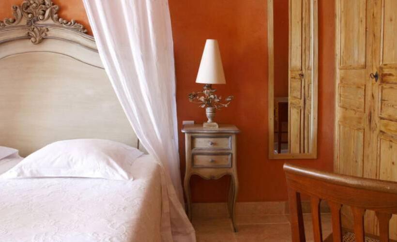 חדר סופריור נוף לגינה, Hôtel Le Mas Des Grès & Restaurant Sous Les Platanes