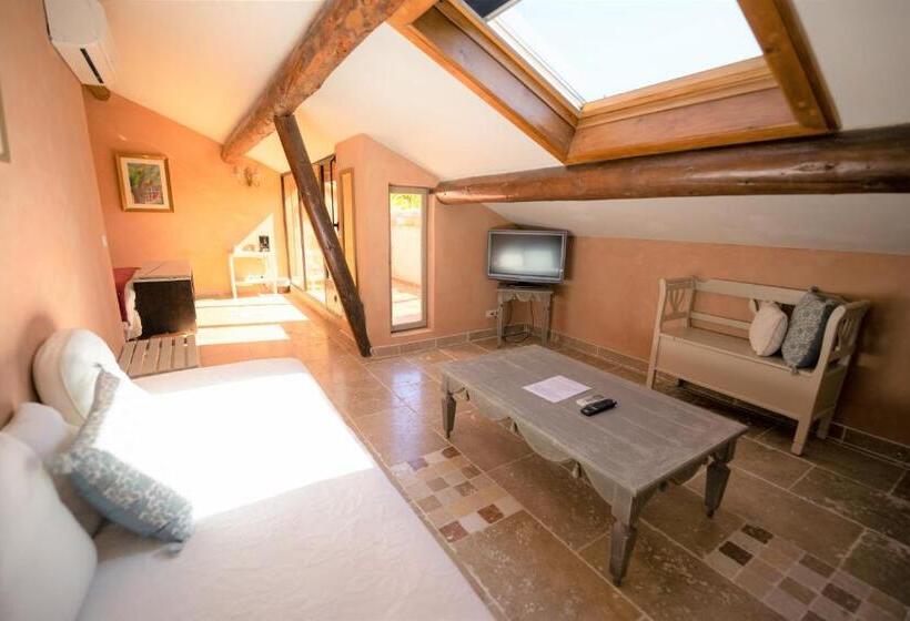 סוויטה נוף לגינה, Hôtel Le Mas Des Grès & Restaurant Sous Les Platanes