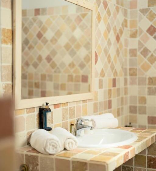 סוויטה נוף לגינה, Hôtel Le Mas Des Grès & Restaurant Sous Les Platanes