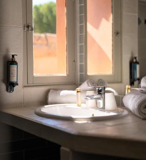 סוויטה נוף לגינה, Hôtel Le Mas Des Grès & Restaurant Sous Les Platanes