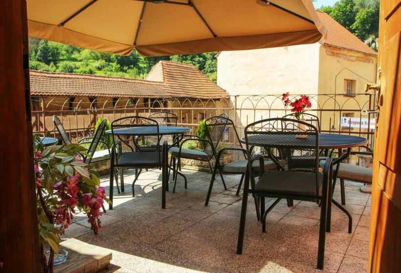 4인용 스탠다드 룸, Mini Hotel Abraka & Apartments