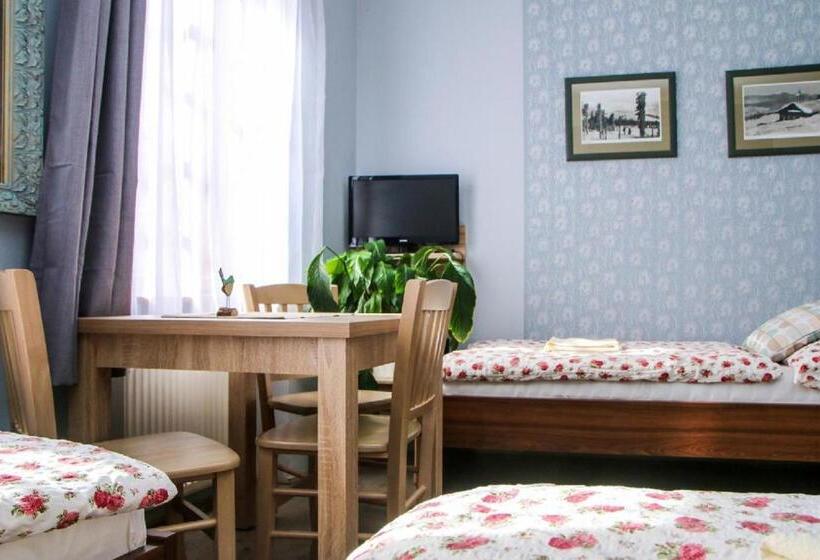 4인용 스탠다드 룸, Mini Hotel Abraka & Apartments