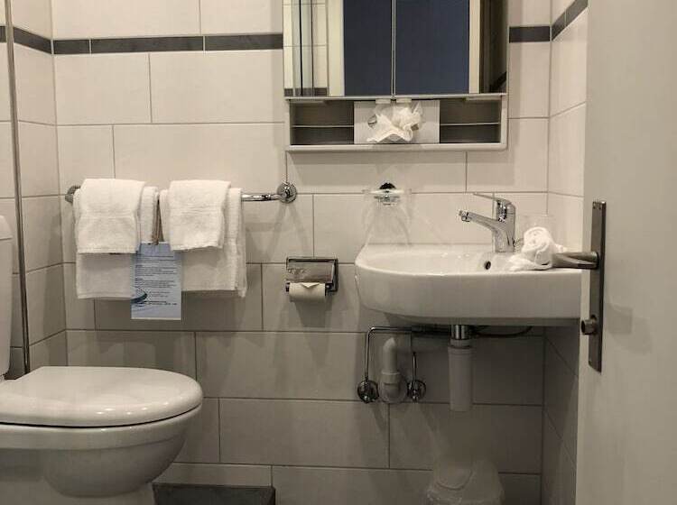 Superior 3 Pers. Værelse, Post Hardermannli