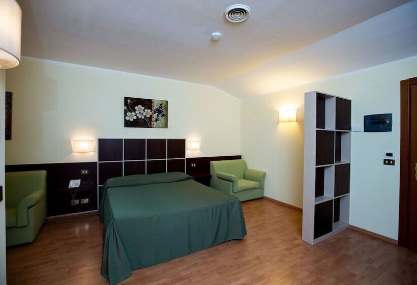 חדר סטנדרט, Roccaporena