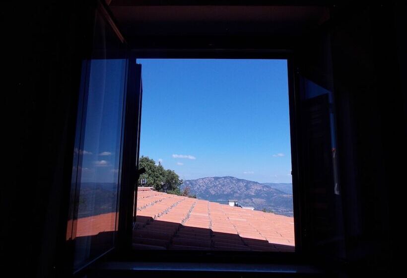 غرفة قياسية, S'enis Monte Maccione