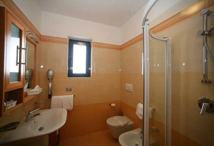 스탠다드 룸, Yria