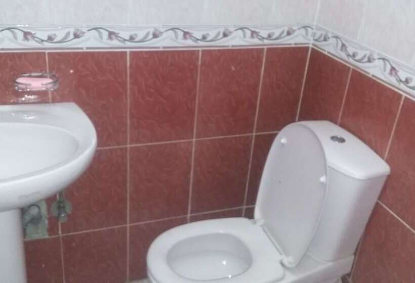 اتاق استاندارد یک نفره, Isis Hostel 2