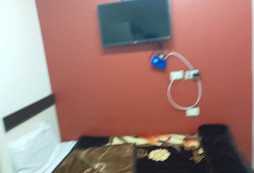 اتاق استاندارد یک نفره, Isis Hostel 2