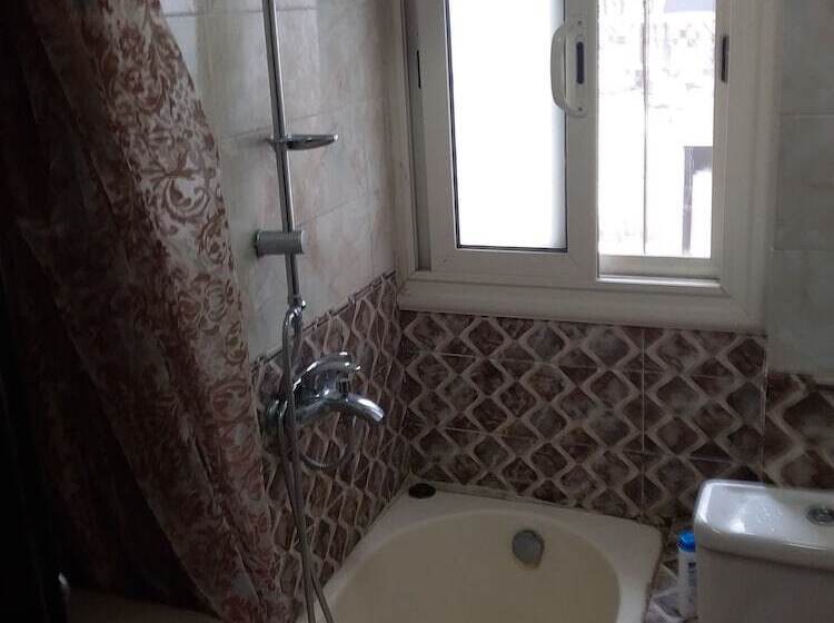 اتاق استاندارد, Isis Hostel 2