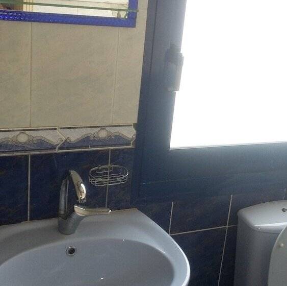 اتاق لوکس, Isis Hostel 2