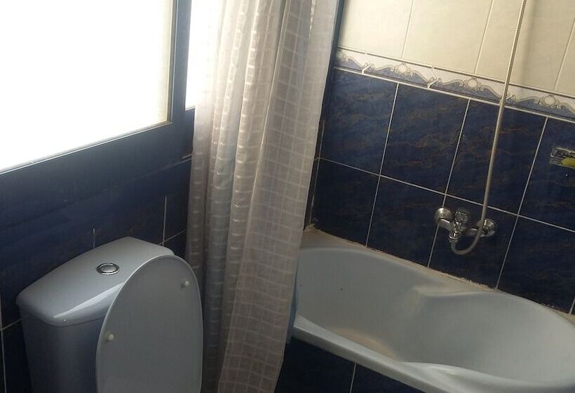 اتاق لوکس, Isis Hostel 2