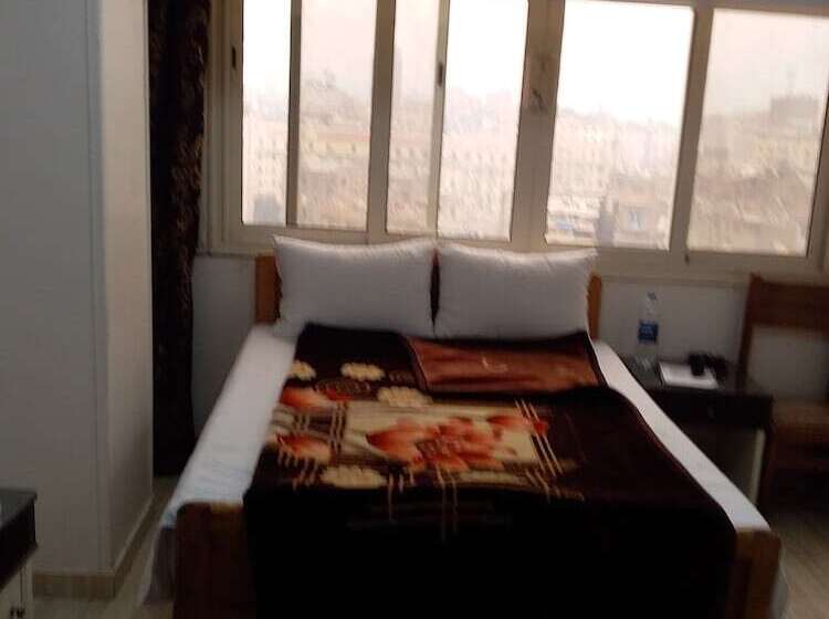 اتاق لوکس, Isis Hostel 2