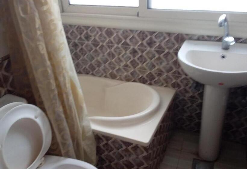 اتاق استاندارد یک نفره, Isis Hostel 2