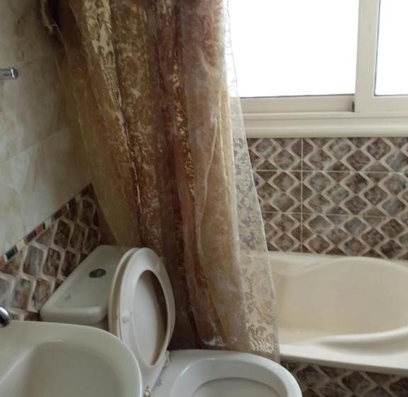 اتاق لوکس, Isis Hostel 2