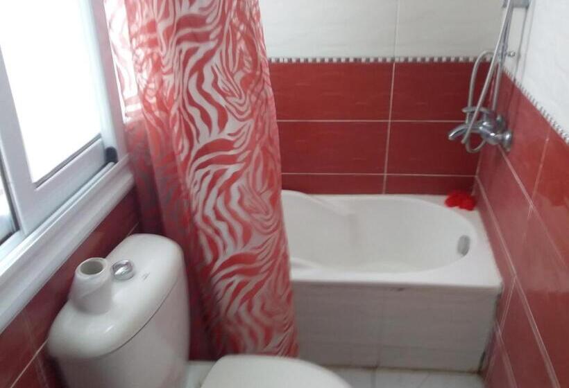 اتاق لوکس, Isis Hostel 2