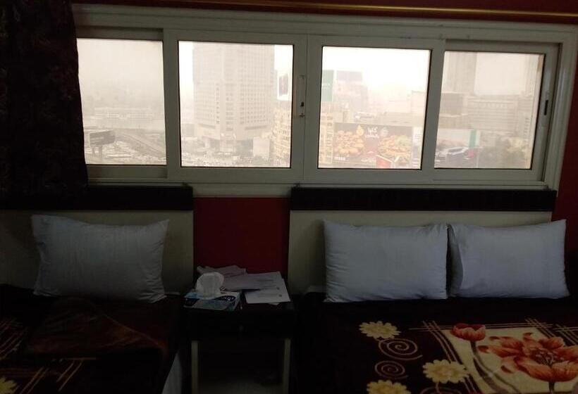 اتاق استاندارد سه نفره, Isis Hostel 2