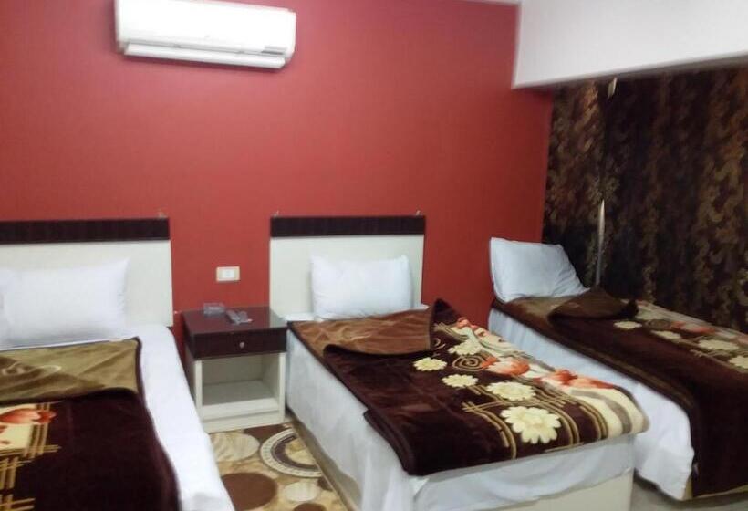 اتاق استاندارد چهار تخته, Isis Hostel 2