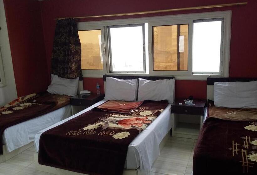 اتاق استاندارد چهار تخته, Isis Hostel 2