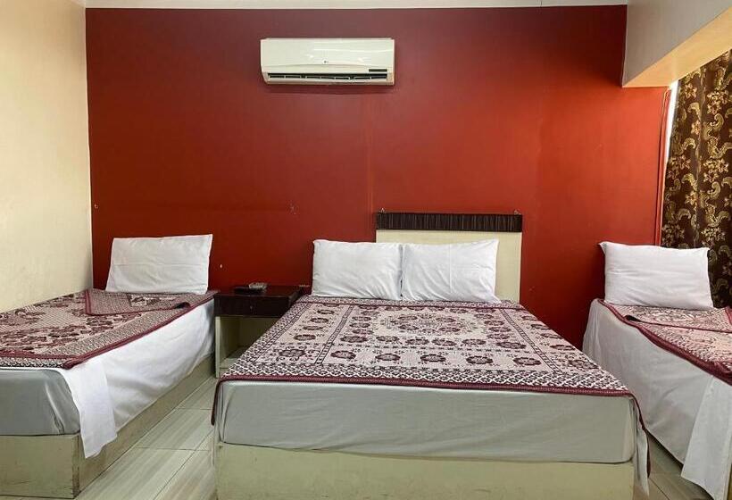 اتاق استاندارد چهار تخته, Isis Hostel 2