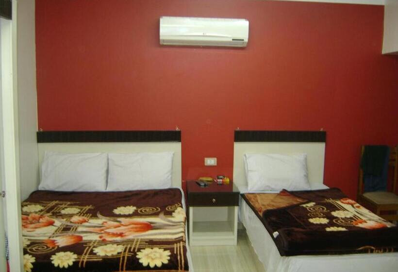 اتاق استاندارد, Isis Hostel 2