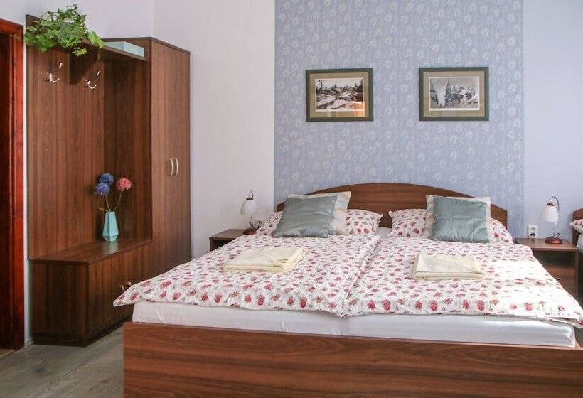 4인용 스탠다드 룸, Mini Hotel Abraka & Apartments