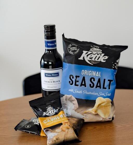 디럭스 룸 킹사이즈 침대, Motel Caloundra