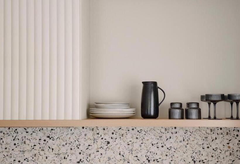 디럭스 룸 킹사이즈 침대, Motel Caloundra