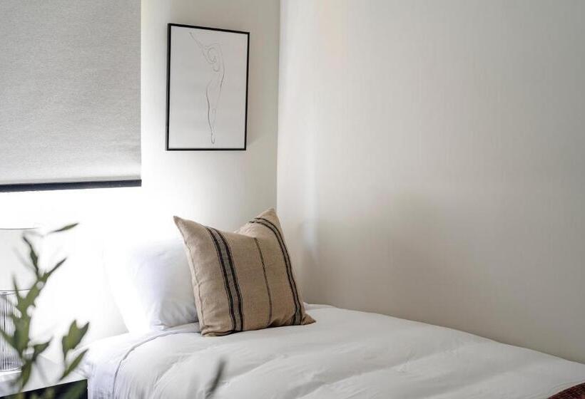 패밀리 룸, Motel Caloundra