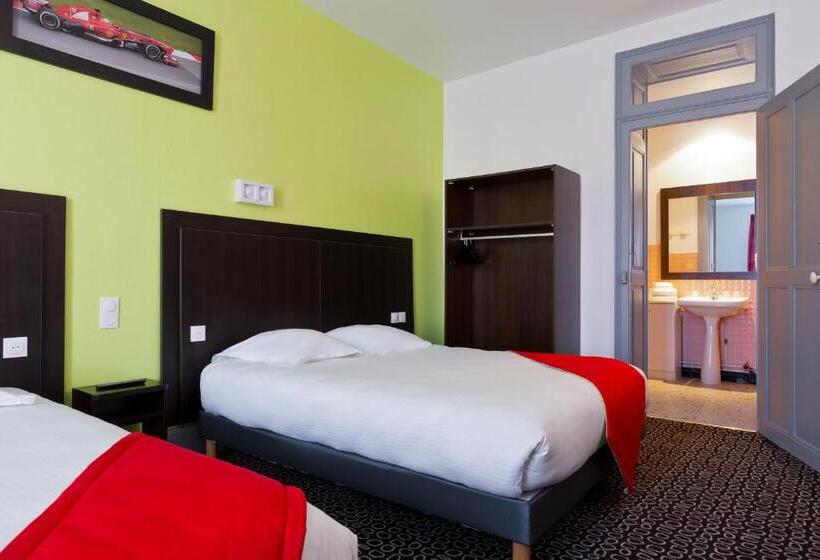 غرفة قياسية ثلاثية, Enzo Hotels Contrexeville