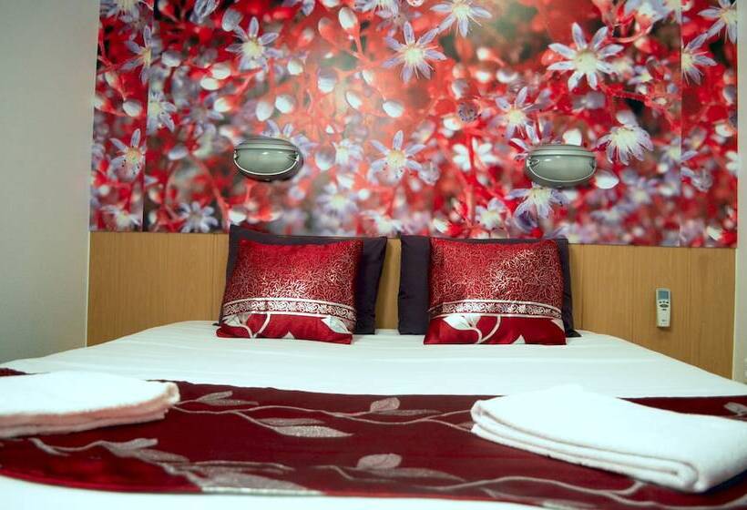 Номер Стандарт Трехместный, Fasthotel Orleans Zénith