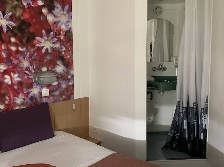 Номер Стандарт Трехместный, Fasthotel Orleans Zénith