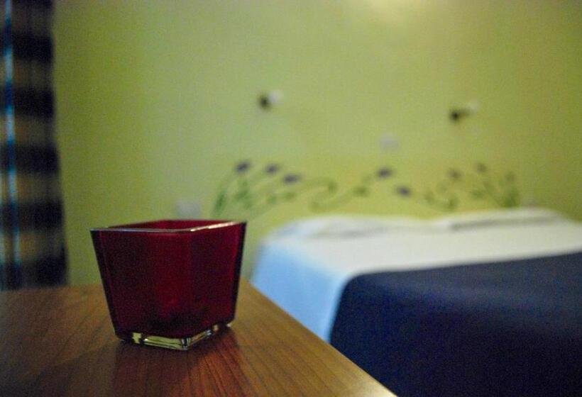 غرفة قياسية حمام مشترك, Albergo Teatro