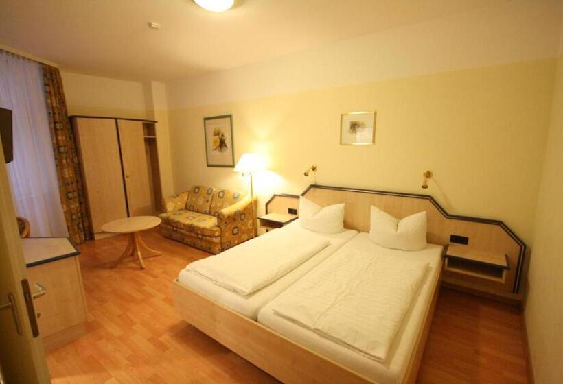 اتاق استاندارد چهار تخته, Altstadt