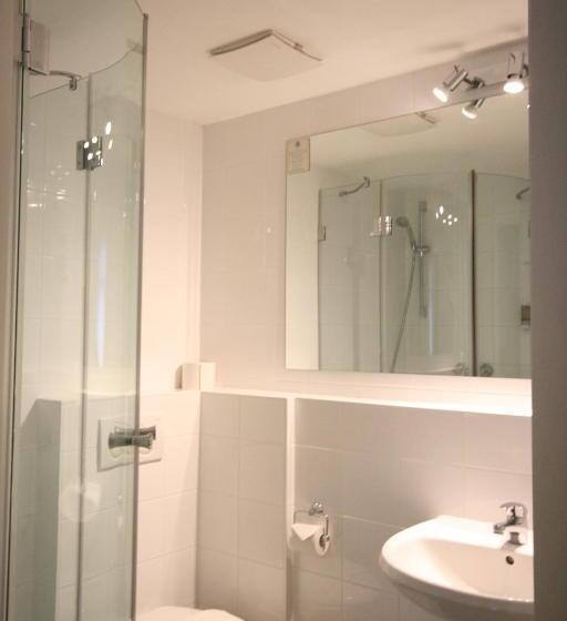 标准单人间, Altstadt