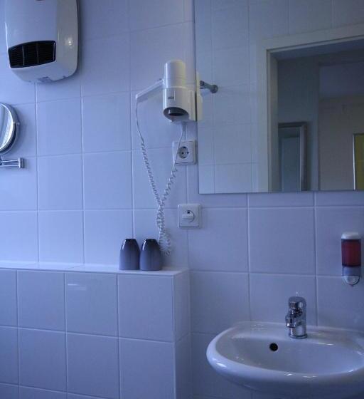 标准单人间, Altstadt