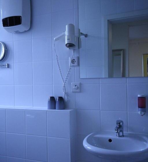 标准单人间, Altstadt