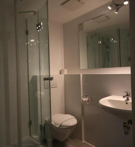 标准单人间, Altstadt