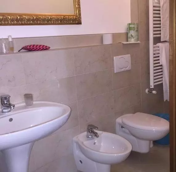اتاق استاندارد سه نفره, Antica Locanda Montin