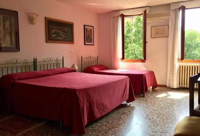 اتاق استاندارد سه نفره, Antica Locanda Montin