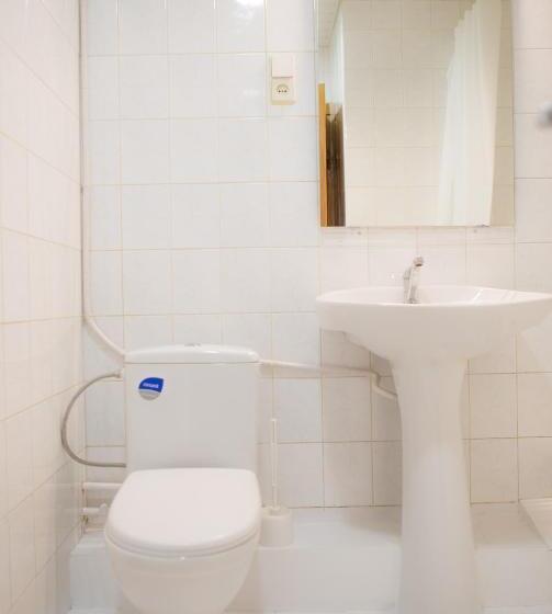 Economy Triple Room, Baltosios Bures