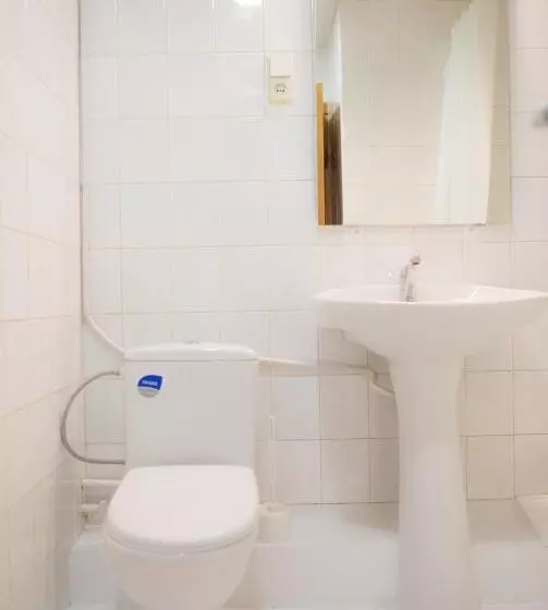 Economy Triple Room, Baltosios Bures