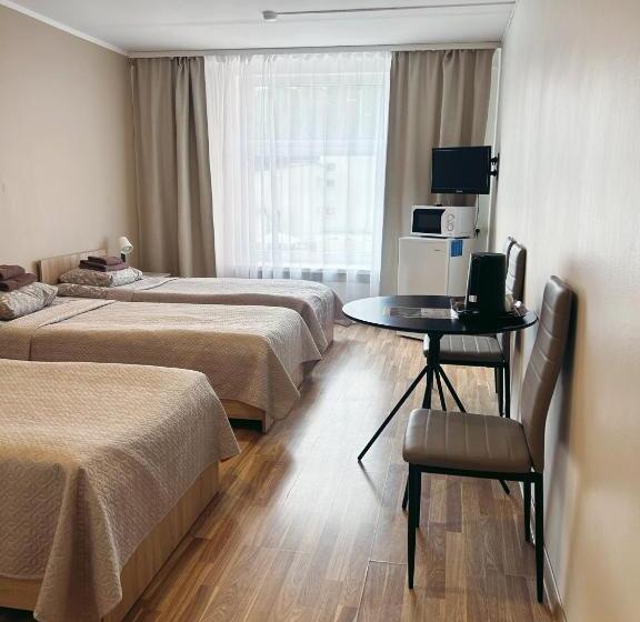 Economy Triple Room, Baltosios Bures