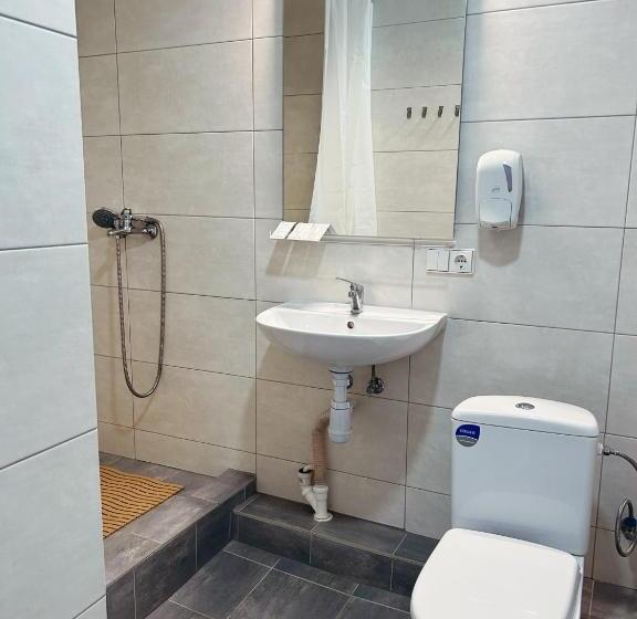 Economy Triple Room, Baltosios Bures