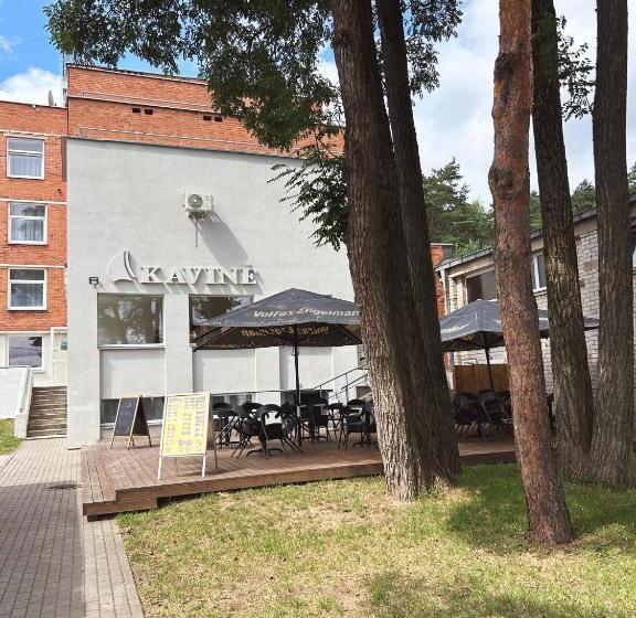 Economy Triple Room, Baltosios Bures