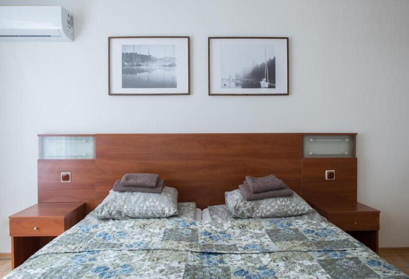 اتاق سوپریور, Baltosios Bures