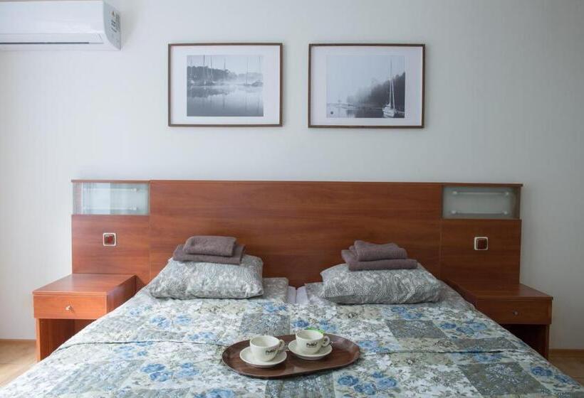 اتاق سوپریور, Baltosios Bures