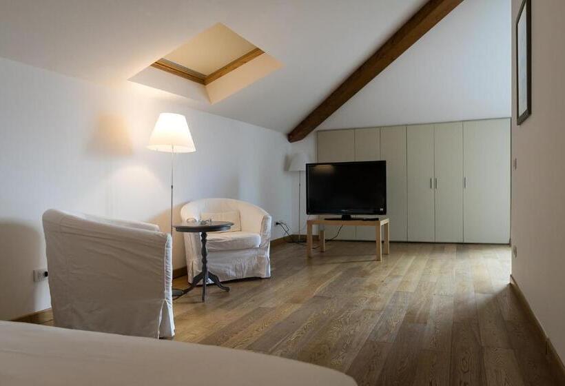 주니어 스위트 발코니, Belvedere